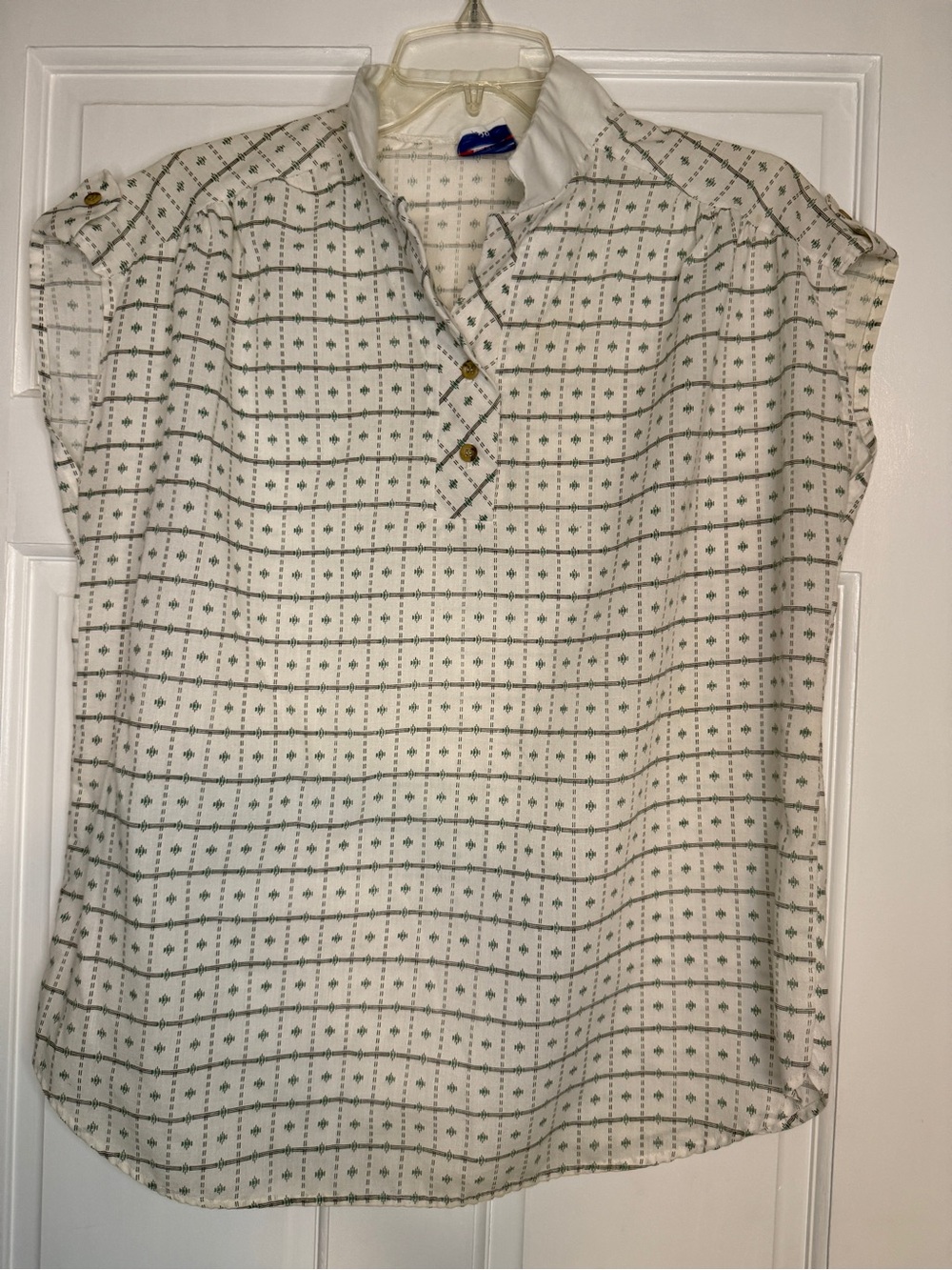 Vtg Women’s Cream Short Sleeve Blouse with Green Grid Print